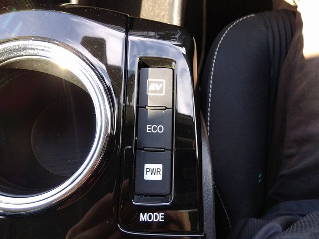 Toyota PRIUS ALPHA 2016-10 183214-10