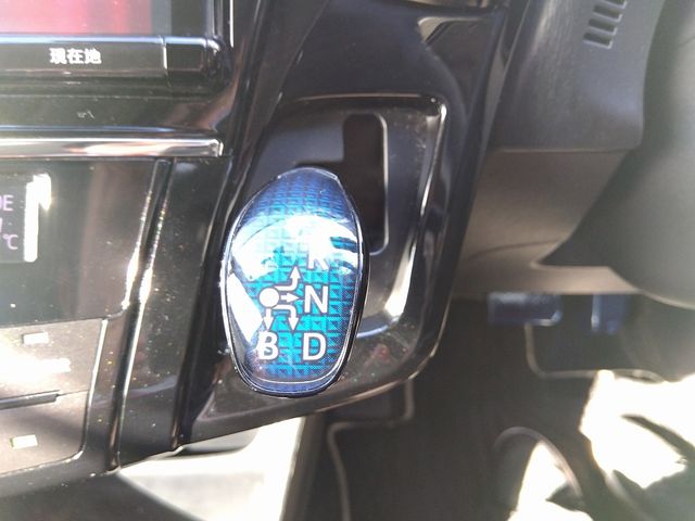 Toyota PRIUS ALPHA 2016-10 183214-8