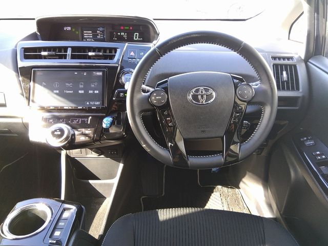 Toyota PRIUS ALPHA 2016-10 183214-3