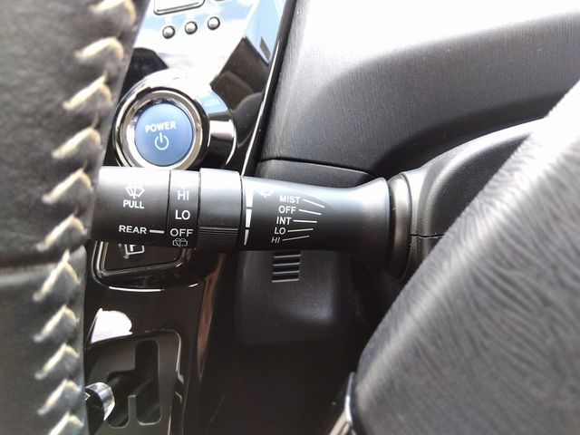 Toyota PRIUS ALPHA 2016-10 183214-24