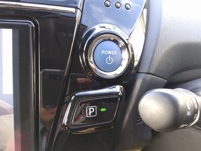Toyota PRIUS ALPHA 2016-10 183214-9
