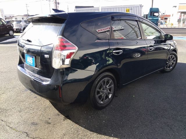 Toyota PRIUS ALPHA 2016-10 183214-1