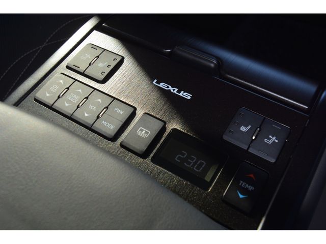 Lexus ES 2019-02 196492-16