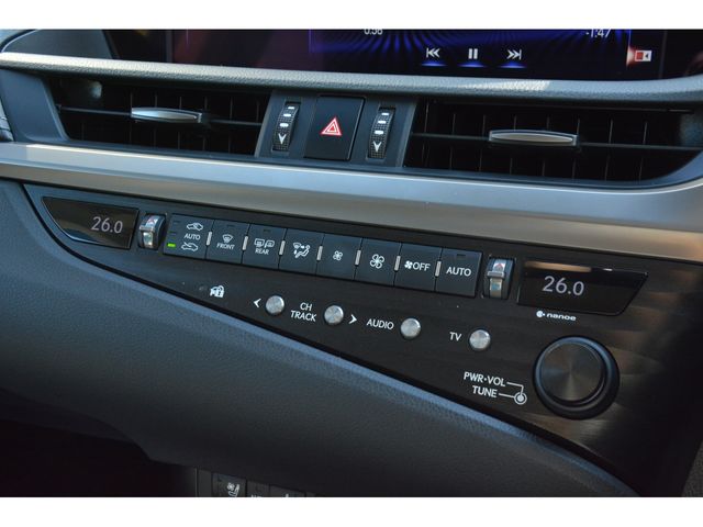 Lexus ES 2019-02 196492-11