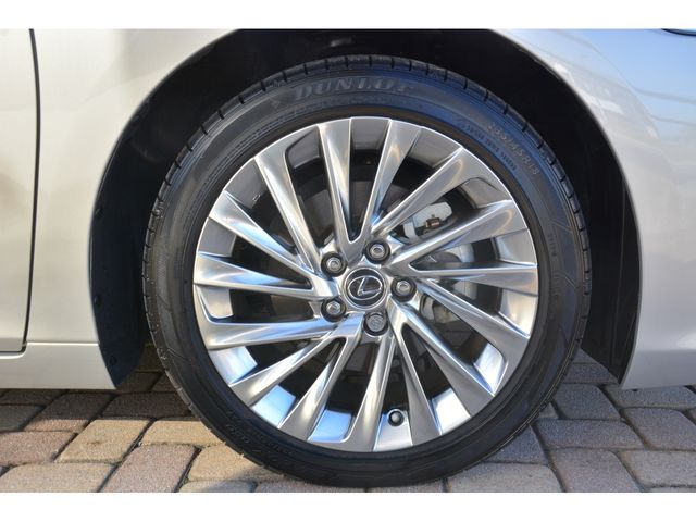 Lexus ES 2019-02 196492-23