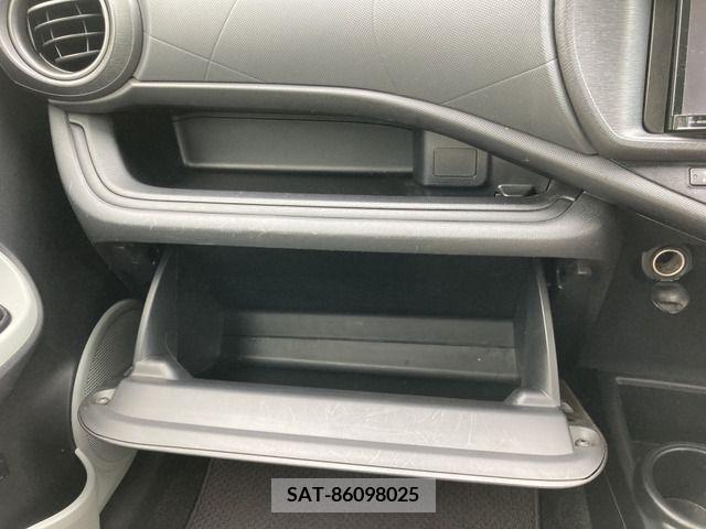 Toyota AQUA 2014-01 378391-7