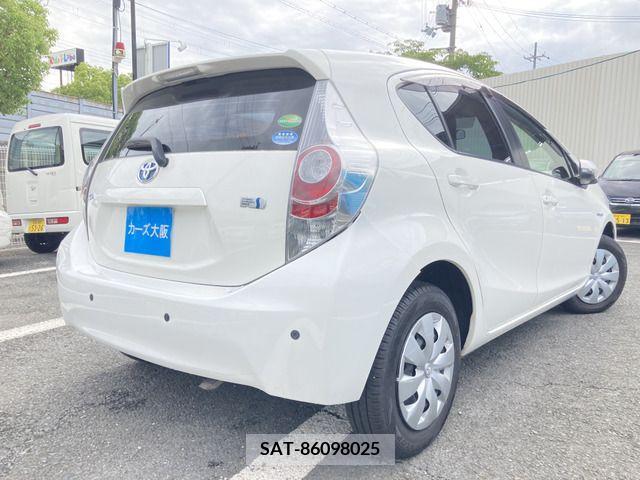 Toyota AQUA 2014-01 378391-3