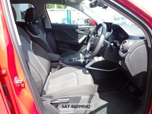 Audi Q2 2019-10 333708-7