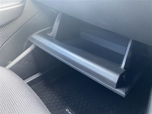 Toyota C-HR 2017-05 2871-29