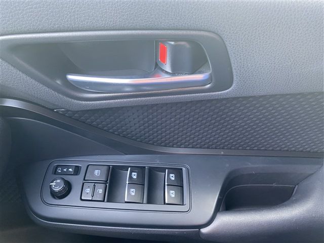 Toyota C-HR 2017-05 2871-27