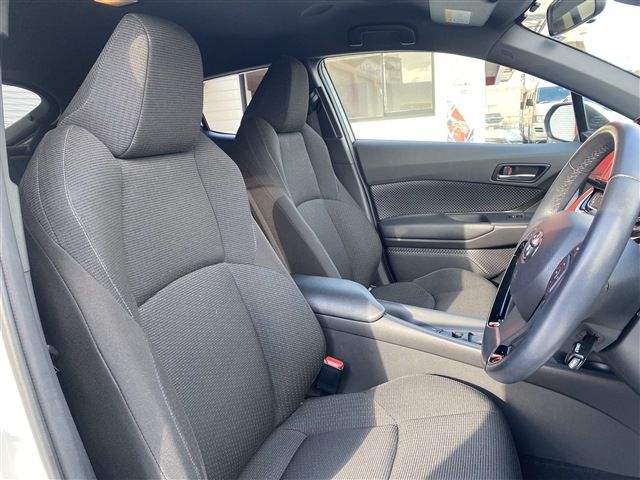 Toyota C-HR 2017-05 2871-11