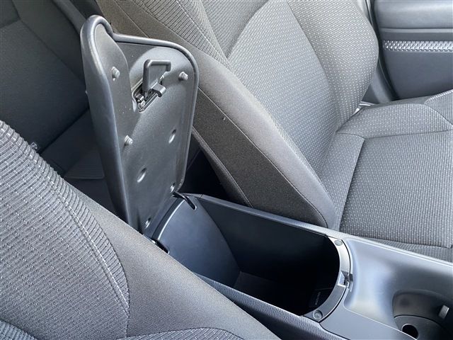 Toyota C-HR 2017-05 2871-24