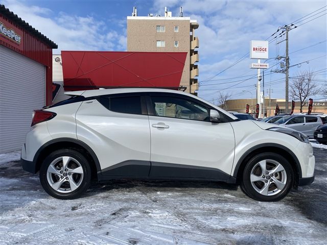 Toyota C-HR 2017-05 2871-6