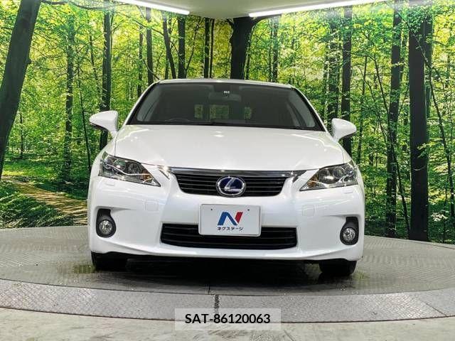 Lexus CT 2011-06 256913-14