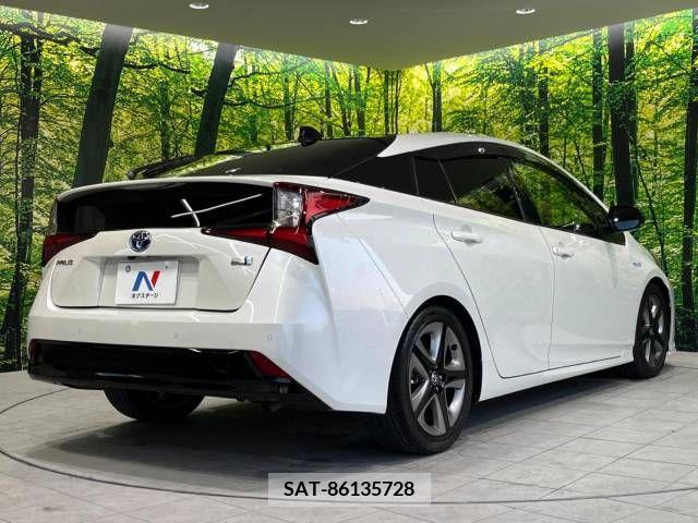 Toyota PRIUS 2019-11 322436-17