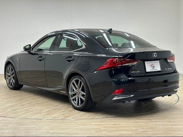 Lexus IS 2017-01 18209-16