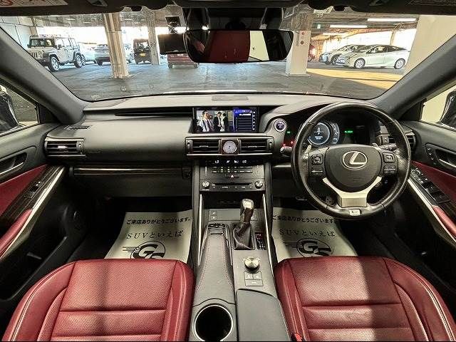 Lexus IS 2017-01 18209-1