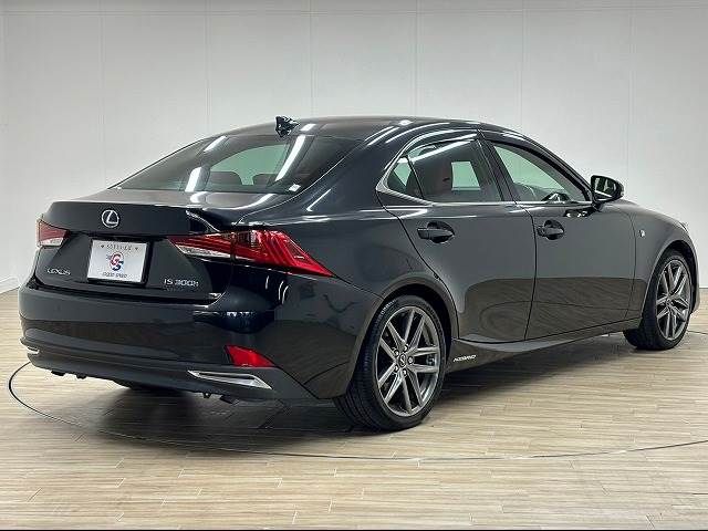 Lexus IS 2017-01 18209-15