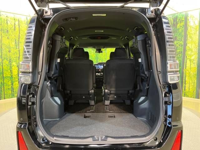 Toyota VOXY 2020-07 195437-13