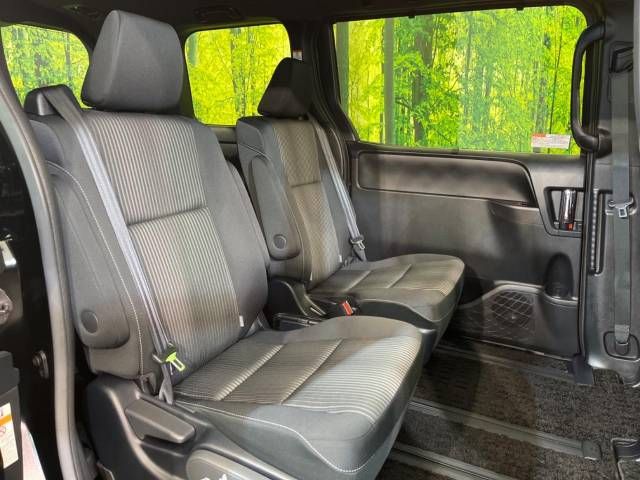 Toyota VOXY 2020-07 195437-11