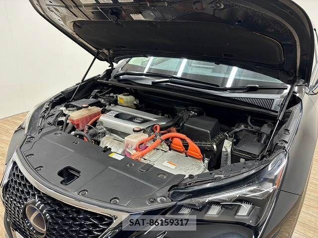 Lexus NX 2016-02 300543-17