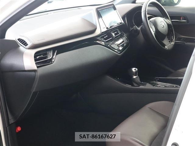 Toyota C-HR 2018-10 294908-14