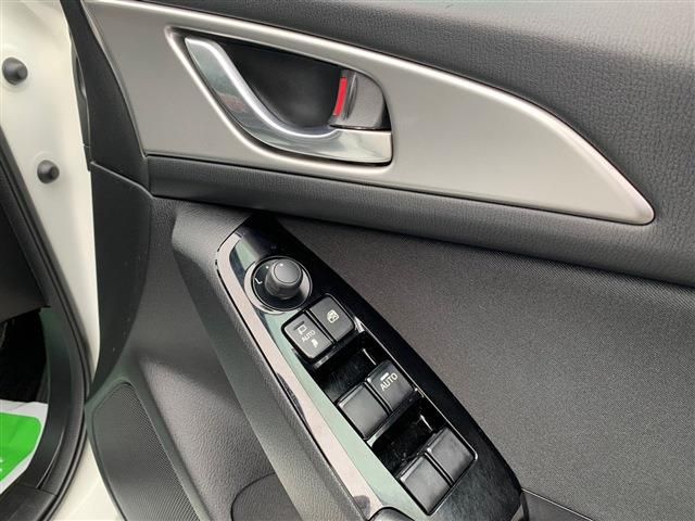 Mazda AXELA SPORT 2018-02 1360-20