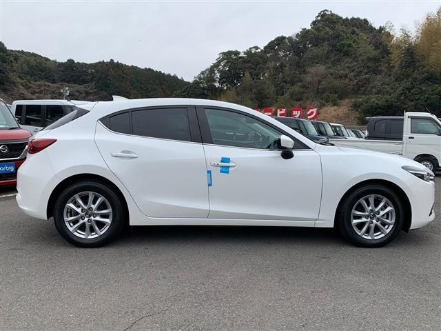 Mazda AXELA SPORT 2018-02 1360-11