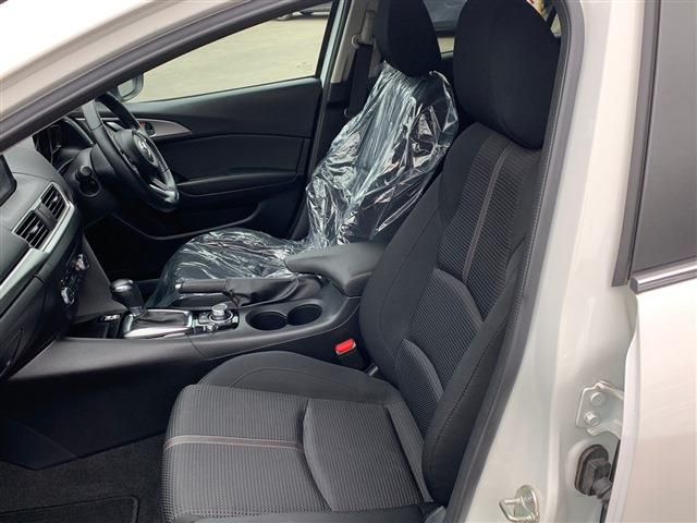 Mazda AXELA SPORT 2018-02 1360-2