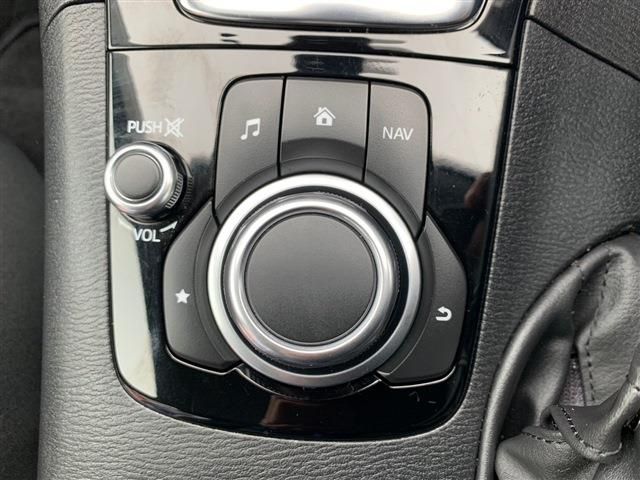 Mazda AXELA SPORT 2018-02 1360-27