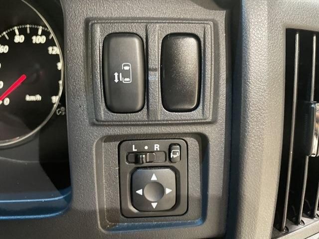 Mitsubishi DELICA D5 2016-03 23190-29