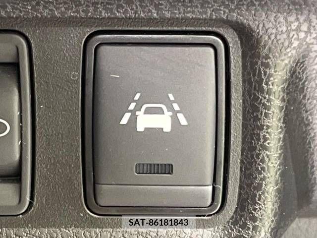 Nissan NOTE 2017-03 305359-4