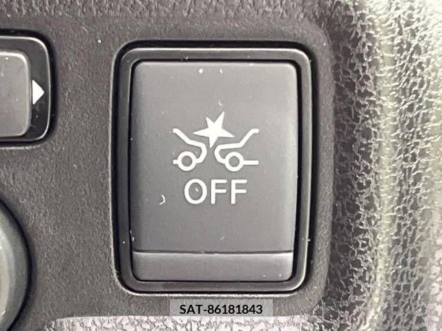 Nissan NOTE 2017-03 305359-3