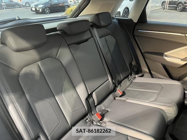 Audi Q3 2021-06 261318-15