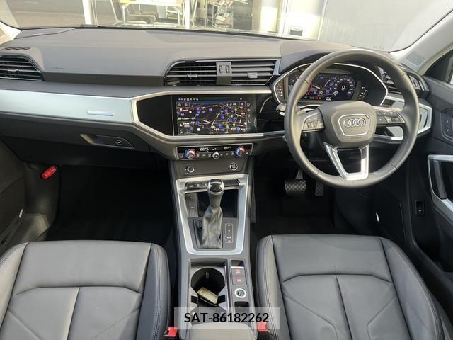 Audi Q3 2021-06 261318-6