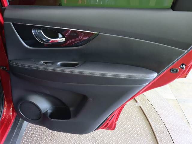 Nissan X-TRAIL 2018-05 1635-24