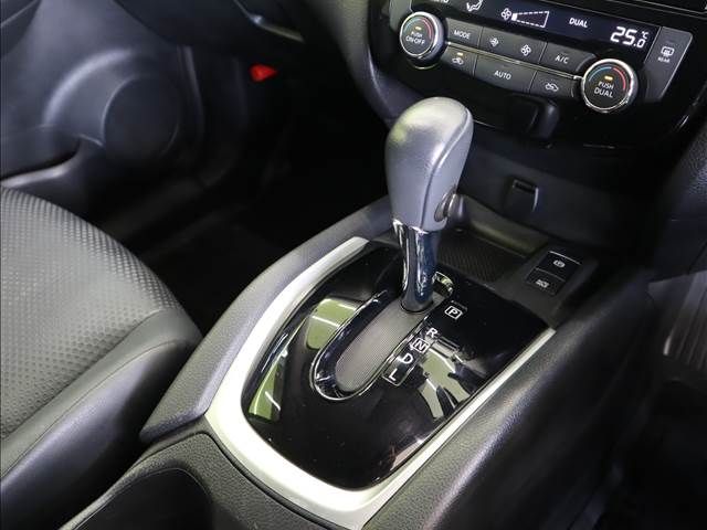 Nissan X-TRAIL 2018-05 1635-11