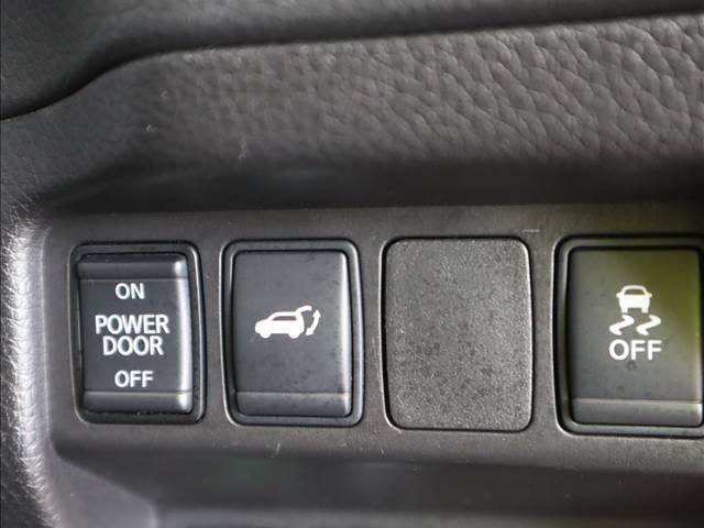 Nissan X-TRAIL 2018-05 1635-15