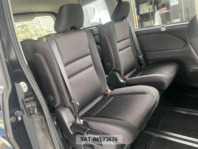 Nissan SERENA 2018-03 330704-16