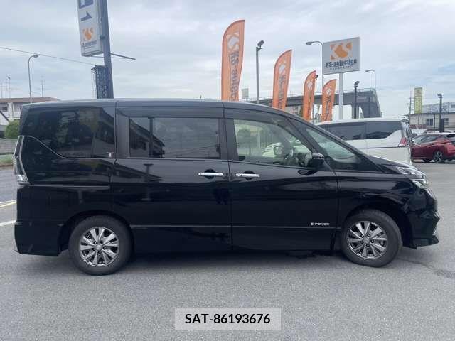 Nissan SERENA 2018-03 330704-5