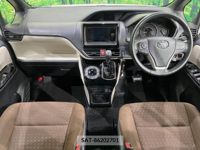 Toyota NOAH 2018-05 321711-1