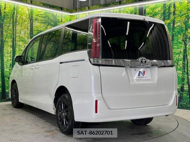 Toyota NOAH 2018-05 321711-18