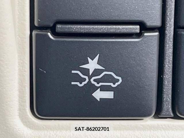 Toyota NOAH 2018-05 321711-7