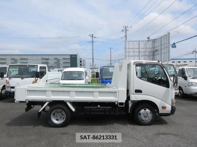 Hino DUTRO 2013-12 268582-3
