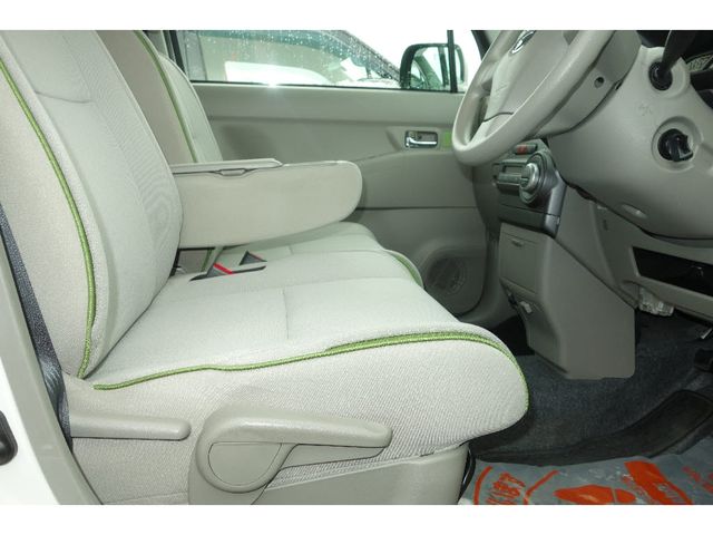 Daihatsu MOVE CONTE 2014-05 1414-4