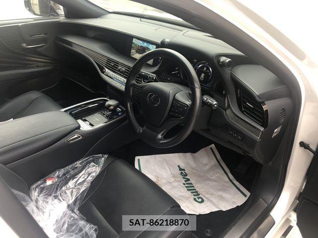 Lexus LS 2018-03 354269-1