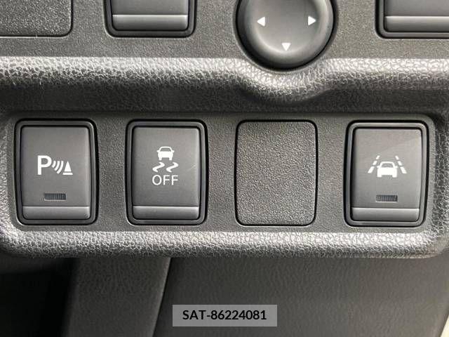 Nissan NOTE 2018-08 392949-5