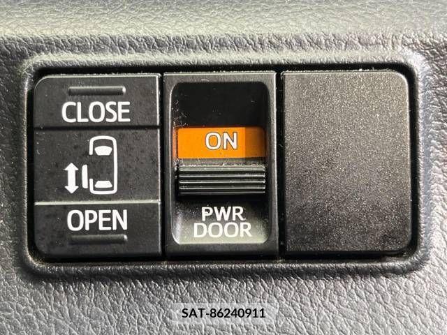 Toyota SIENTA 2016-06 213093-4