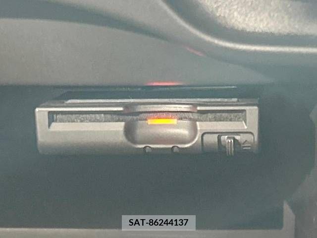Nissan NOTE 2018-07 222471-6