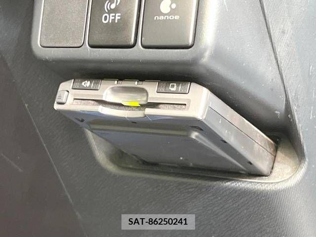 Toyota AQUA 2012-03 313921-4